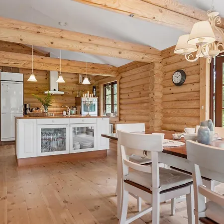 2 Bedroom Beautiful In