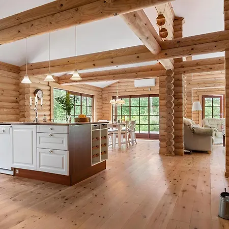 2 Bedroom Beautiful In *