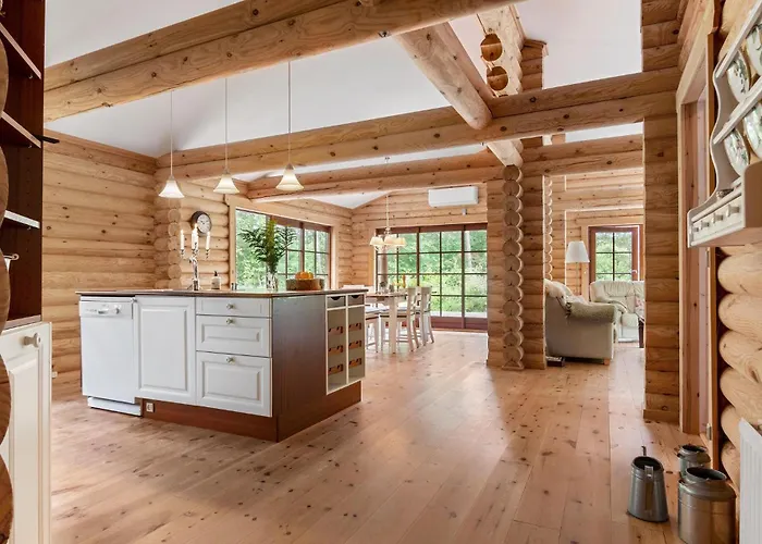 2 Bedroom Beautiful In *